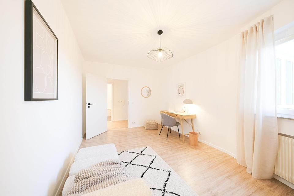 Sofort einziehen und wohlfühlen! Frisch sanierte 3-Zimmer Wohnung mit Panorama-Blick! – Bild 3