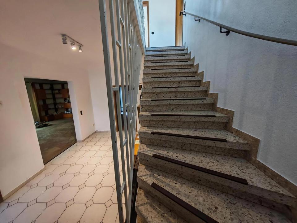 Ohne Käuferprovision: Raumwunder mit Einliegerwohnung & Doppelgarage – Bild 18