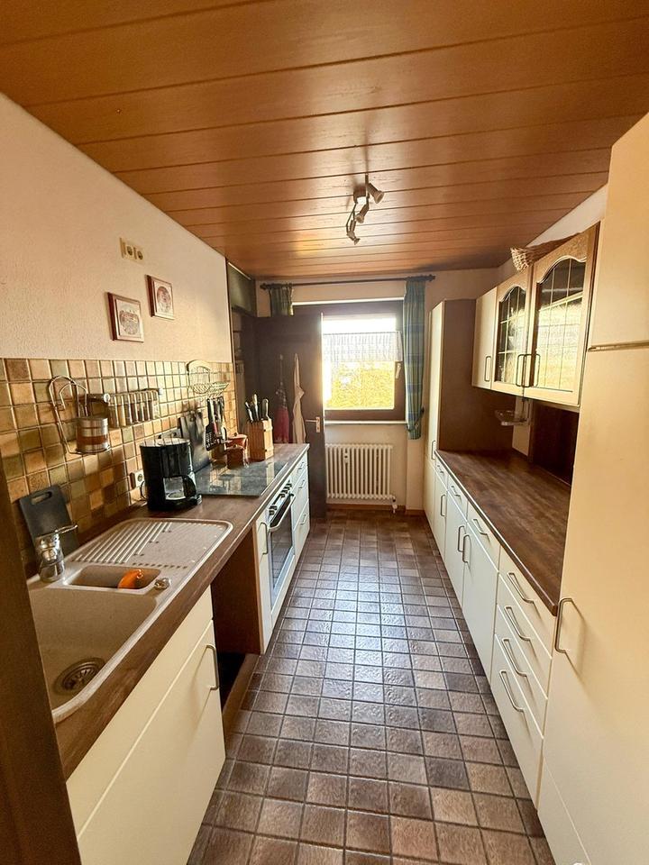 Großzügige 4-Zimmer-Wohnung mit Balkon und Garage im ruhigen Wohngebiet Reusch in Göppingen – Bild 14