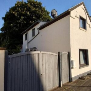 *PREISSENKUNG - PROVISIONSFREI* Sanierungsobjekt auf 776 m² Grundstück - oder Neubau nach Wunsch