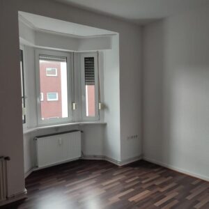 Wohnen am Park! Schöne Drei-Zimmer-Wohnung mit Balkon nahe OLG