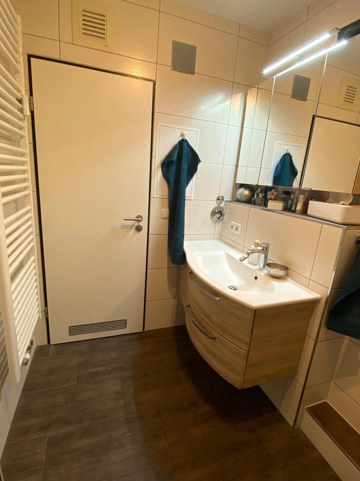 Charmante durch Dachboden ausgebaute 5 Zimmer-ETW mit 2 Balkonen und TG Stellplatz in Waren Müritz – Bild 16