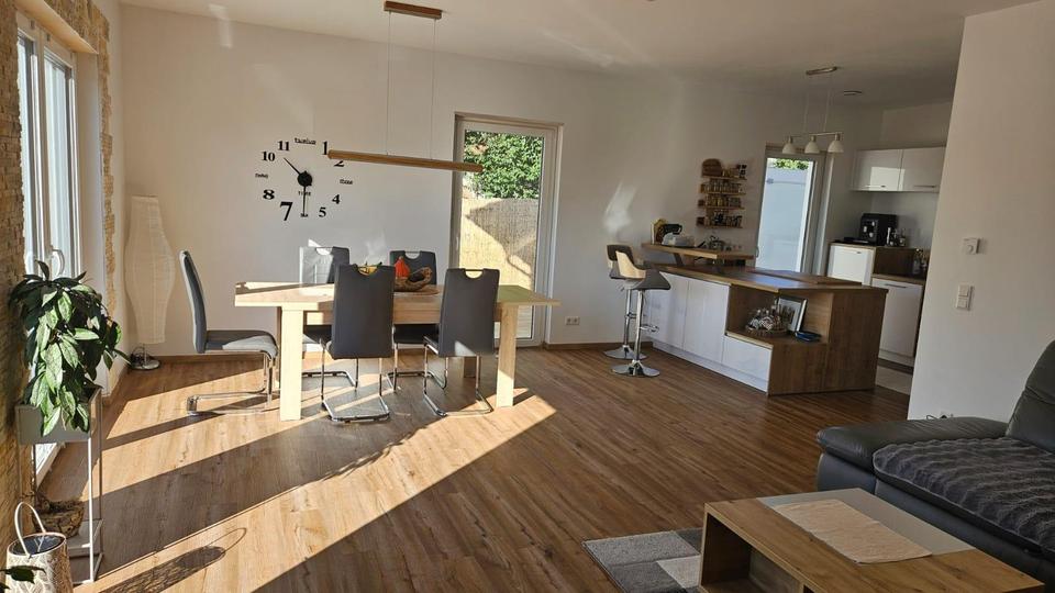 Neuwertige DHH mit Garage – Bild 12