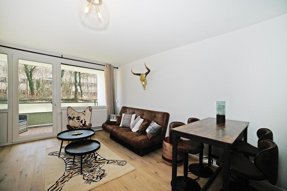 Apartment mit Balkon und EBK - komplett saniert und möbliert – Bild 3