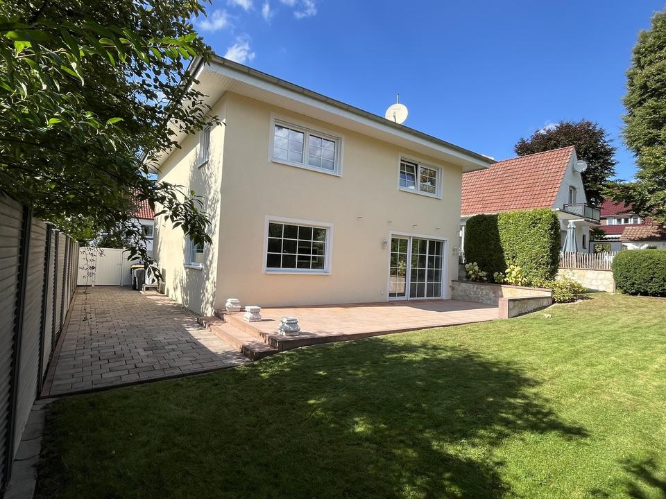 Traumhaft schöne, exklusive Stadtvilla in 32791 Lage – Bild 4