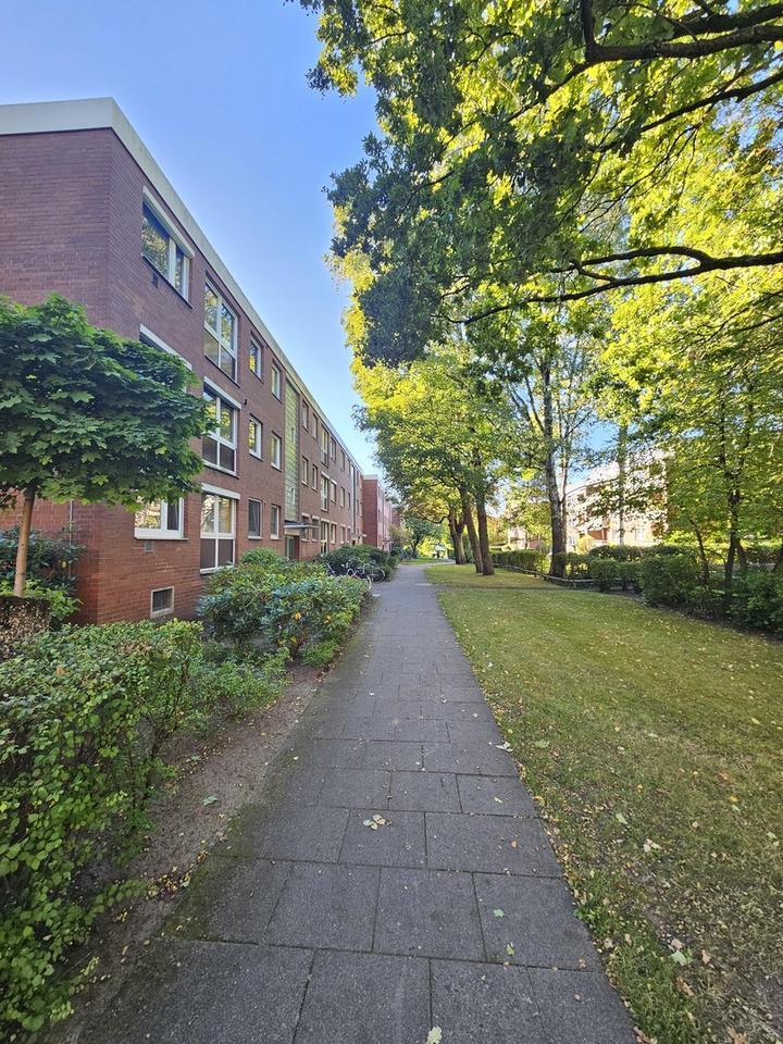 HH-Niendorf - Helle 3-Zimmer-Wohnung inkl. TG-Stellplatz mit Südbalkon in bester Lage – Bild 2