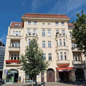 Erstbezug nach Sanierung: 2-Zimmer-Jugendstil-Altbauwohnung in Premiumlage Pankow, sehr ruhig