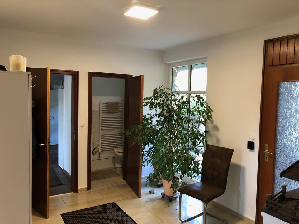 Sonnige 5-Zimmer-Wohnung mit Wallbox fürs E-Auto und großer Einbauküche – Bild 10