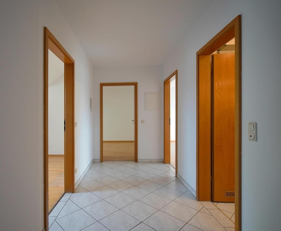 3 Zimmer Dachgeschosswohnung mit Sonnenterrasse – Bild 5