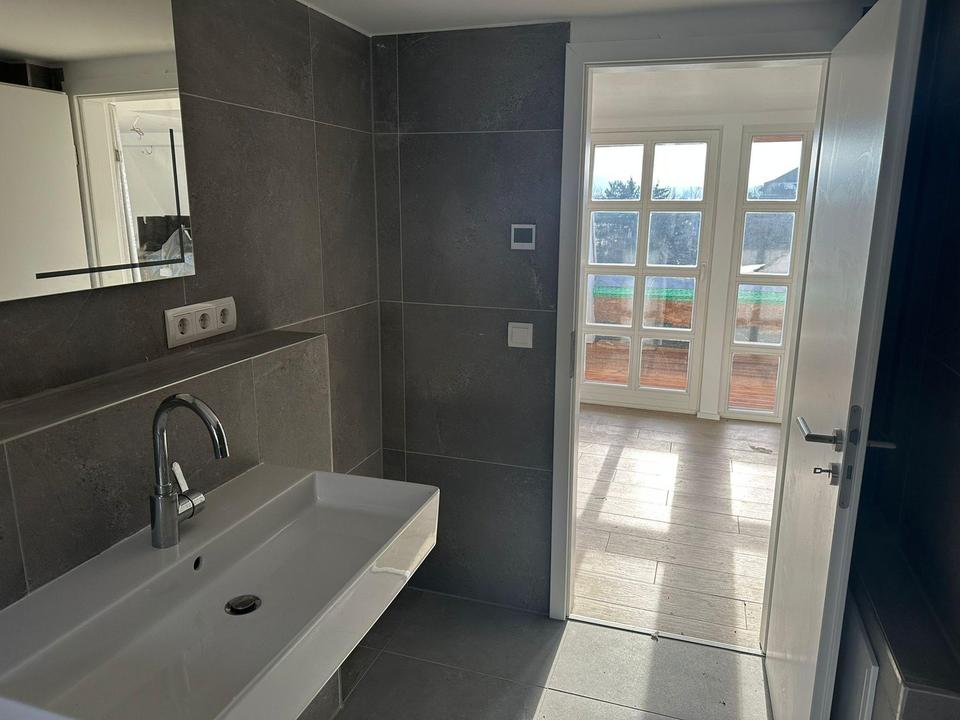 Charmante 3-Zimmer-Maisonette im kernsanierten Altbau + neue Markeneinbauküche – Bild 4