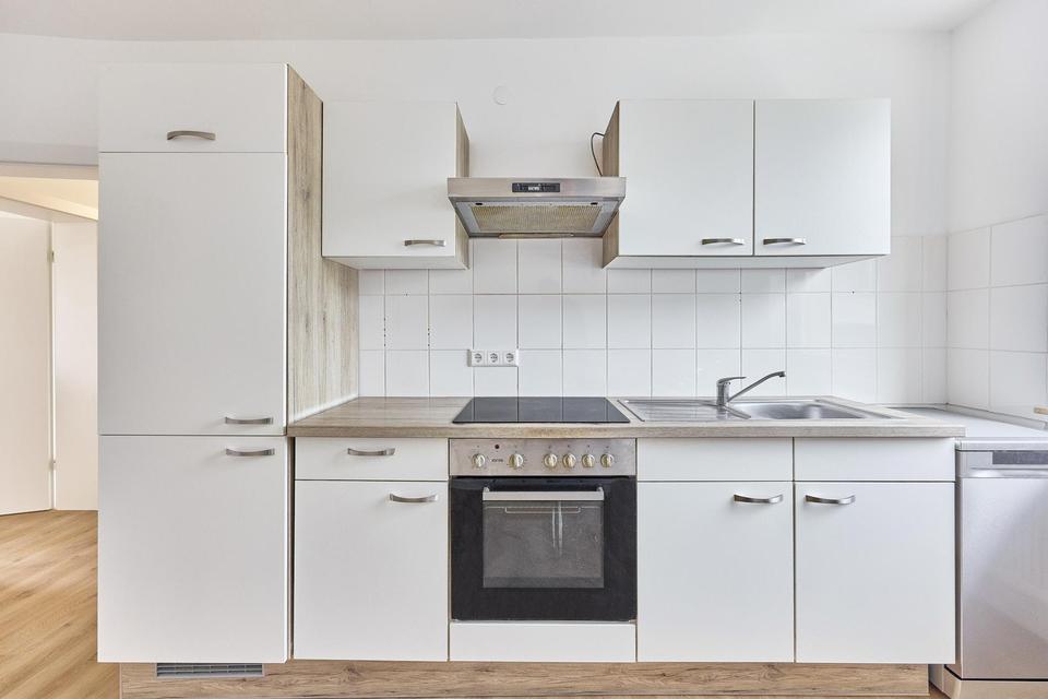 Sonnige 2,5-Zi.-Whg. in kernsaniertem Zustand mit sep. Küche und Fensterbad – Bild 12