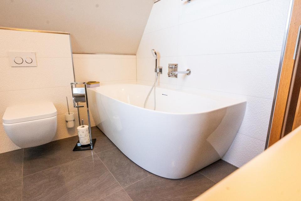 Top ausgestattetes Einfamilienhaus m. großem Garten & Bungalow in ruhiger Lage im Seebad Ueckermünde – Bild 24