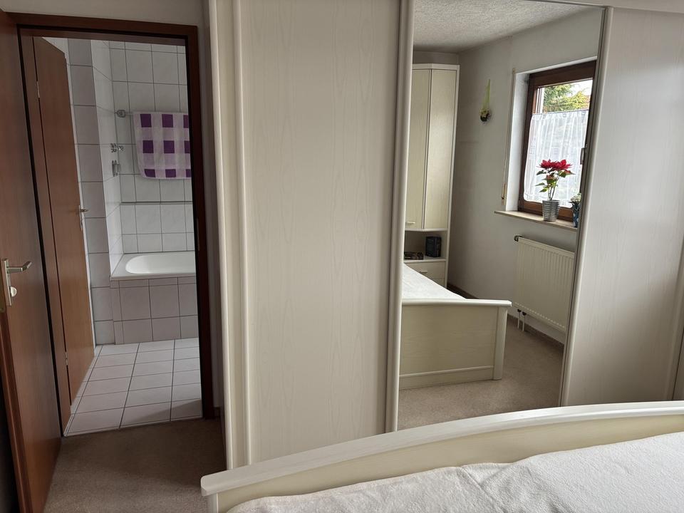 Gepflegte Doppelhaushälfte mit 2 separaten Wohneinheiten und Studio in ruhiger Lage, 30er Zone – Bild 10