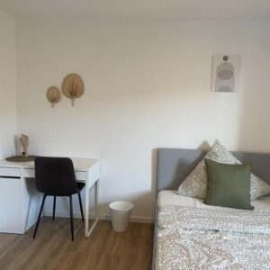 Erstbezug nach Sanierung, 4 Zimmer-WG voll möbliert