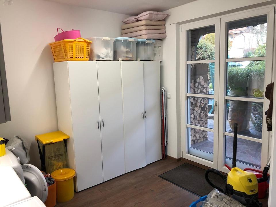 Sonnige 5-Zimmer-Wohnung mit Wallbox fürs E-Auto und großer Einbauküche – Bild 6