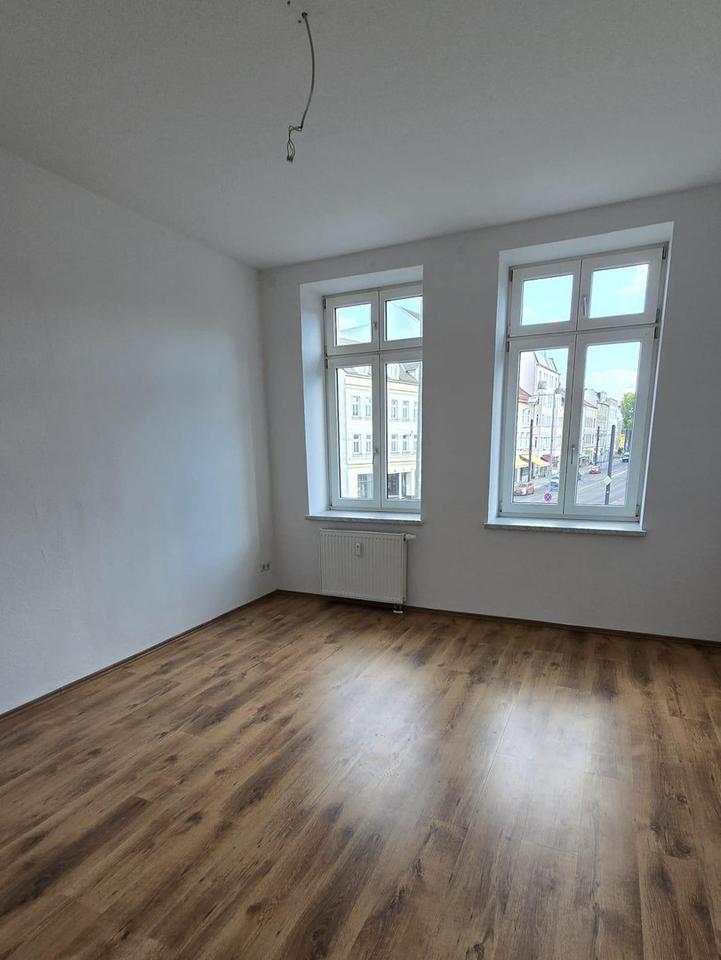 4- Zimmer-Wohnung – saniert mit Balkon, Fußbodenheizung und Gästebad – Bild 2