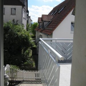 Helle 3,5-Zi.-DG-Wohnung mit Balkon & EBK – frisch renoviert, zentrumsnah, sofort frei