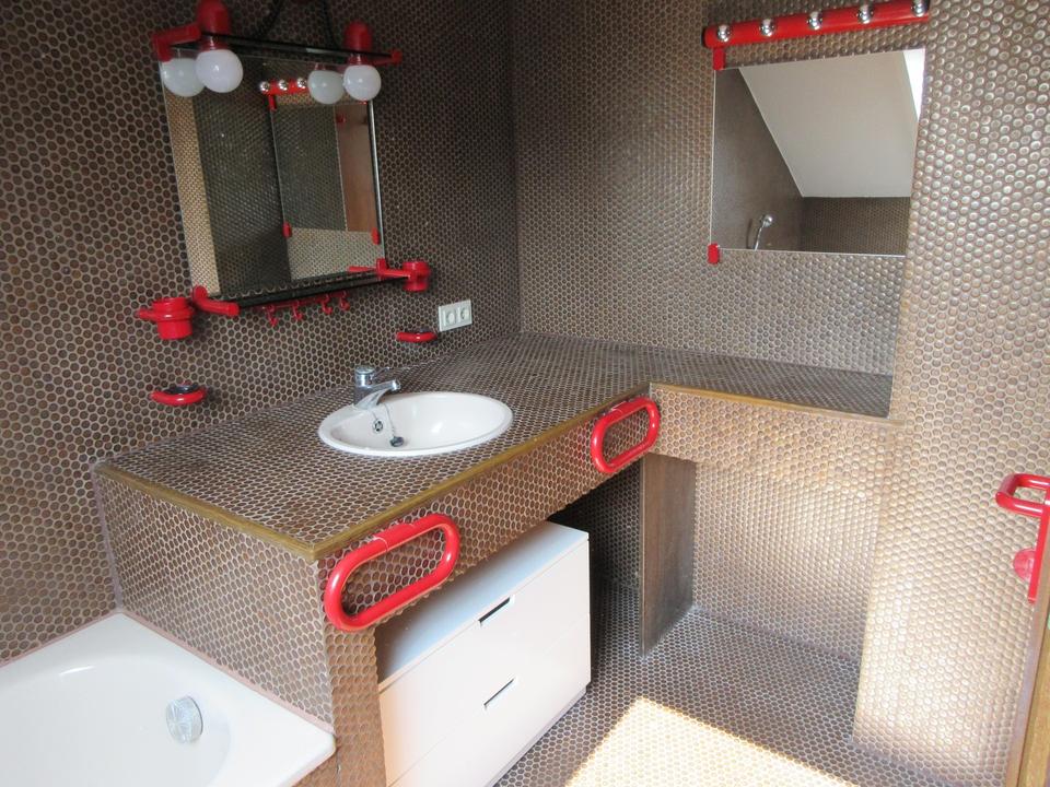 Gepflegte 2,5 Zimmer -DG-Wohnung mit Balkon und EBK in Pforzheim – Bild 5