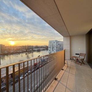 Exklusives möbliertes 2-Zi. Apartment mit Spreeblick