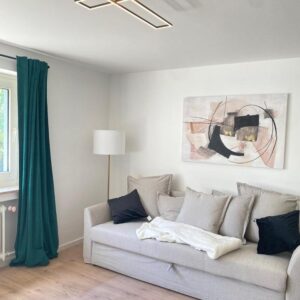 Hochwertig kernsanierte und komplett möblierte 1-Zimmer-Wohnung