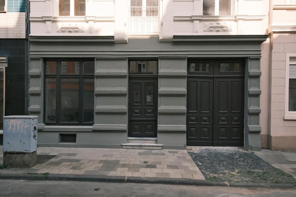 5-Zimmer-Wohnung mit Einfamilienhauscharakter in kernsaniertem Denkmalobjekt – Bild 2