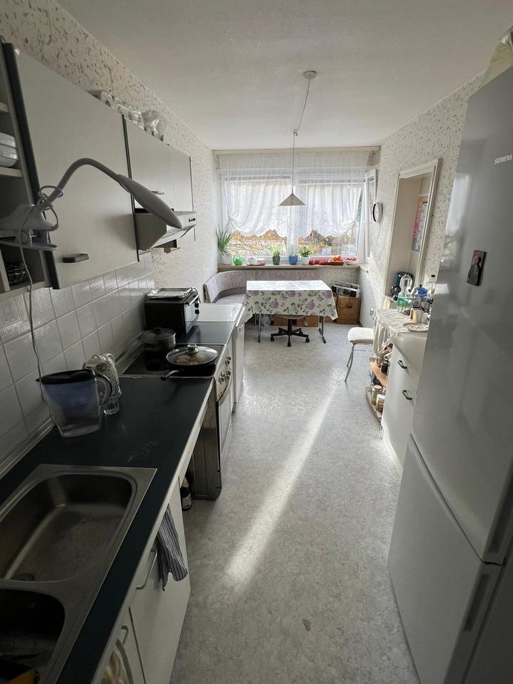 Helle 3-Zimmer-Wohnung mit Balkon direkt an der U-Bahn – Bild 5