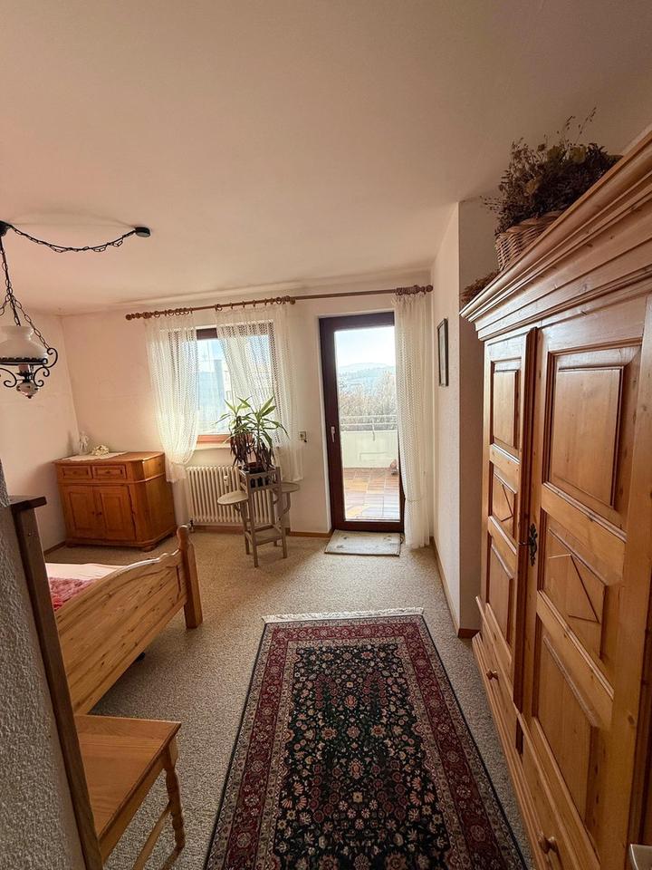 Großzügige 4-Zimmer-Wohnung mit Balkon und Garage im ruhigen Wohngebiet Reusch in Göppingen – Bild 13