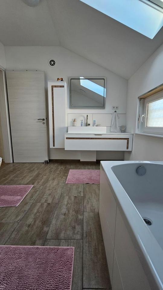 Neuwertige DHH mit Garage – Bild 8