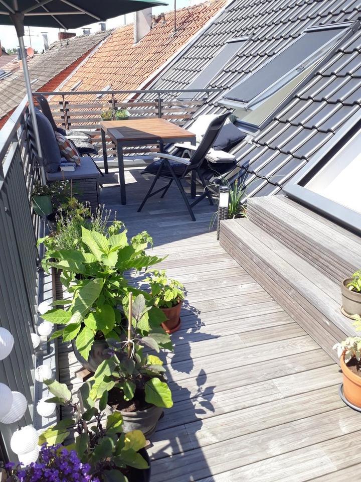 28.03 Besichtigung - Helle Maisonettewohnung mit Dachterrasse in der Innenstadt – Bild 2
