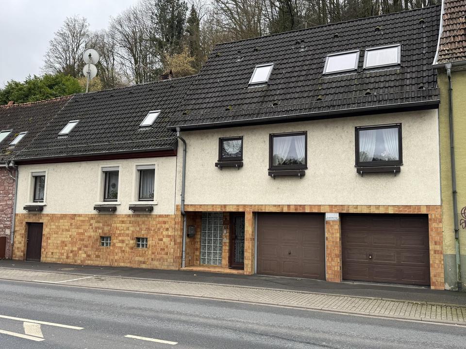 Großzügiges Wohnhaus mit 184 m² & 2 Garagen in Heidelberg-Schlierbach – bezugsfrei