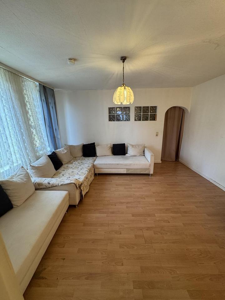 Möblierte und renovierte 2,5- Zimmerwohnung zu vermieten