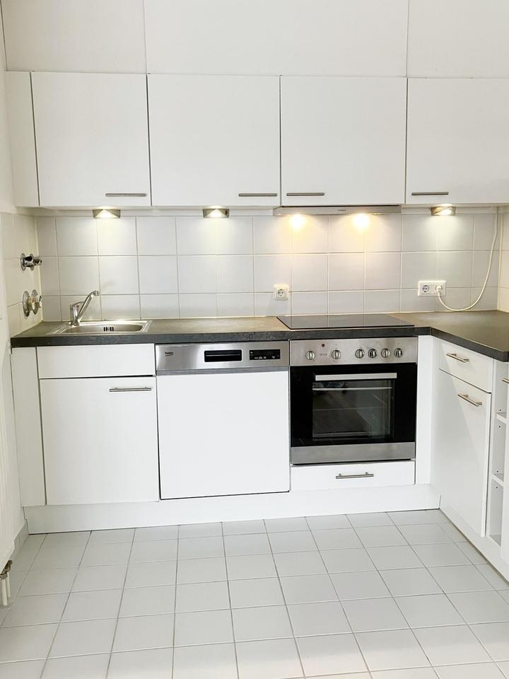 Sonnige 2-Zimmerwohnung in Superlage mit Terrasse , Garten und Tiefgarage – Bild 6