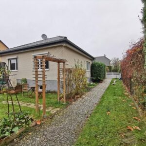 Ruhiges Einfamilienhaus mit Garten, Keller & Homeoffice – sofort