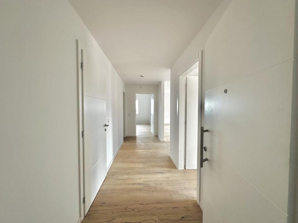 Helle 3-Zimmer-Dachgeschosswohnung mit Loggia – Bild 9