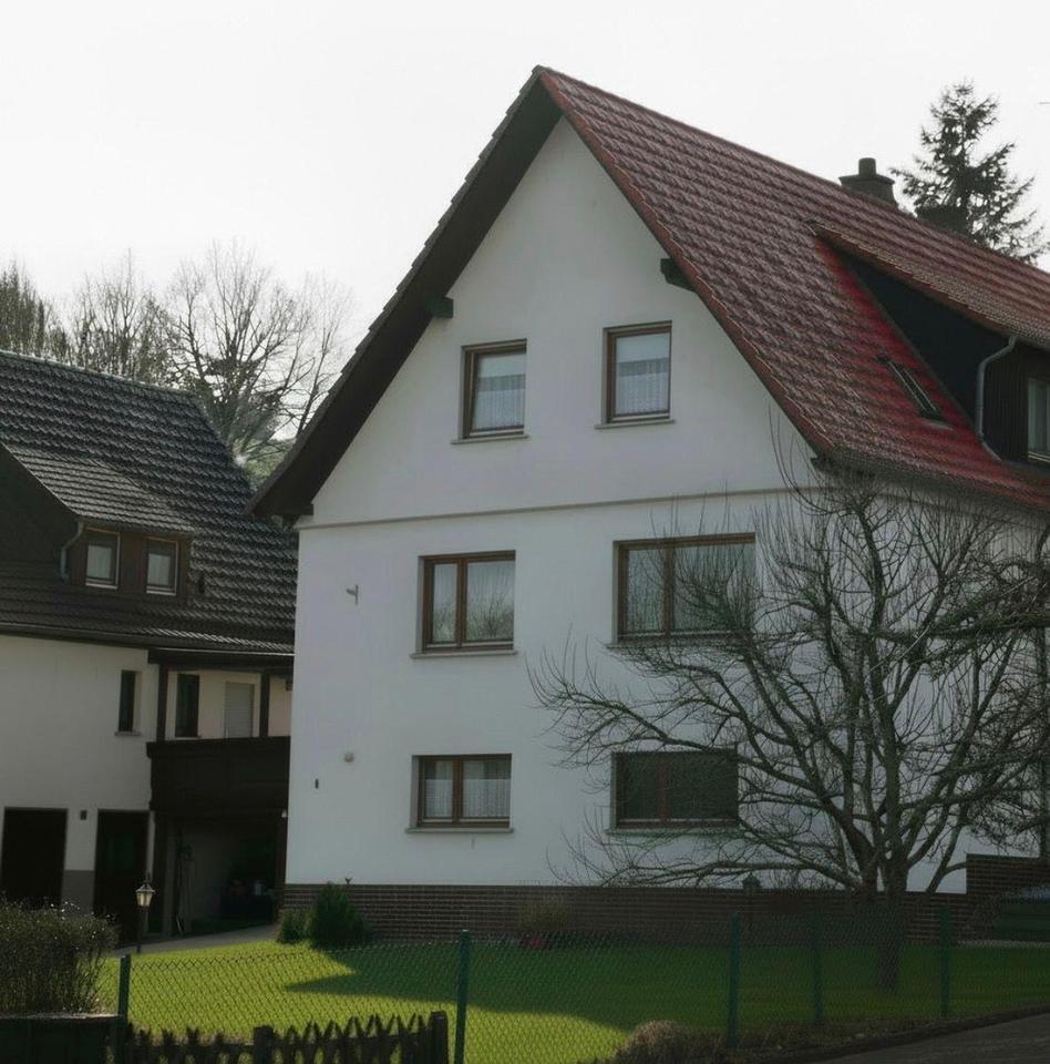 Großzügiges 2- Parteienhaus