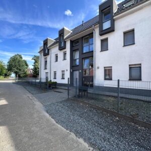 *Neuwertig & Zentral*: Geräumige 4-Zi.-Wohnung mit Garten im EG