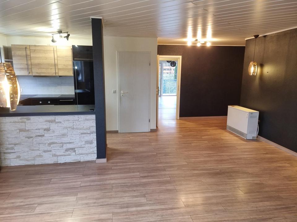 Moderne Wohnung mit 2 Balkonen in Ortsrandlage! – Bild 4