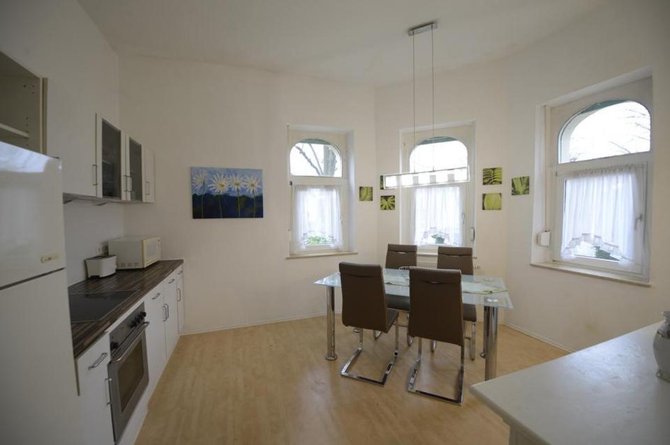 Modern möblierte Wohnung im Hochparterre einer kernsanierten Jugendstil-Villa. – Bild 6