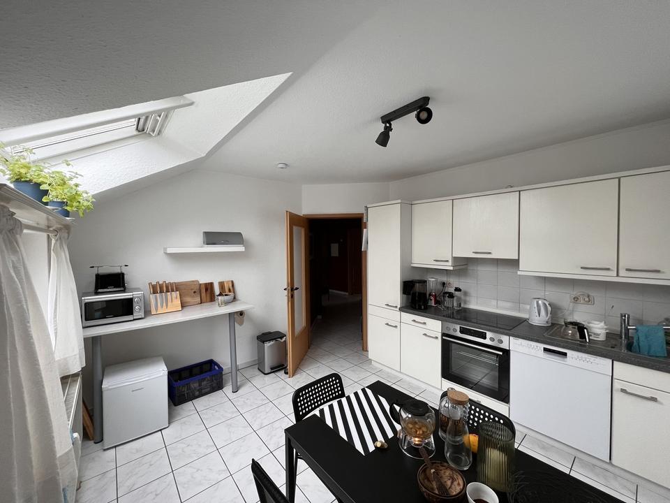 Helle Dachgeschosswohnung – Bild 10