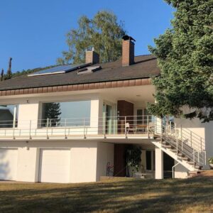 Viel Platz zum wohnen - Komplett modernisiertes Einfamilienhaus in ruhiger Sonnenlage in Bürgstadt