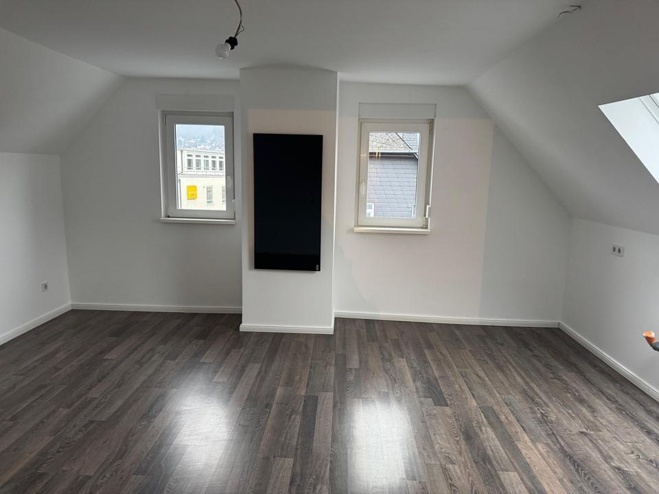 Wohnen mit Blick auf den Dillturm -Dillenburg 3ZKB Dachgeschosswohnung – Bild 12