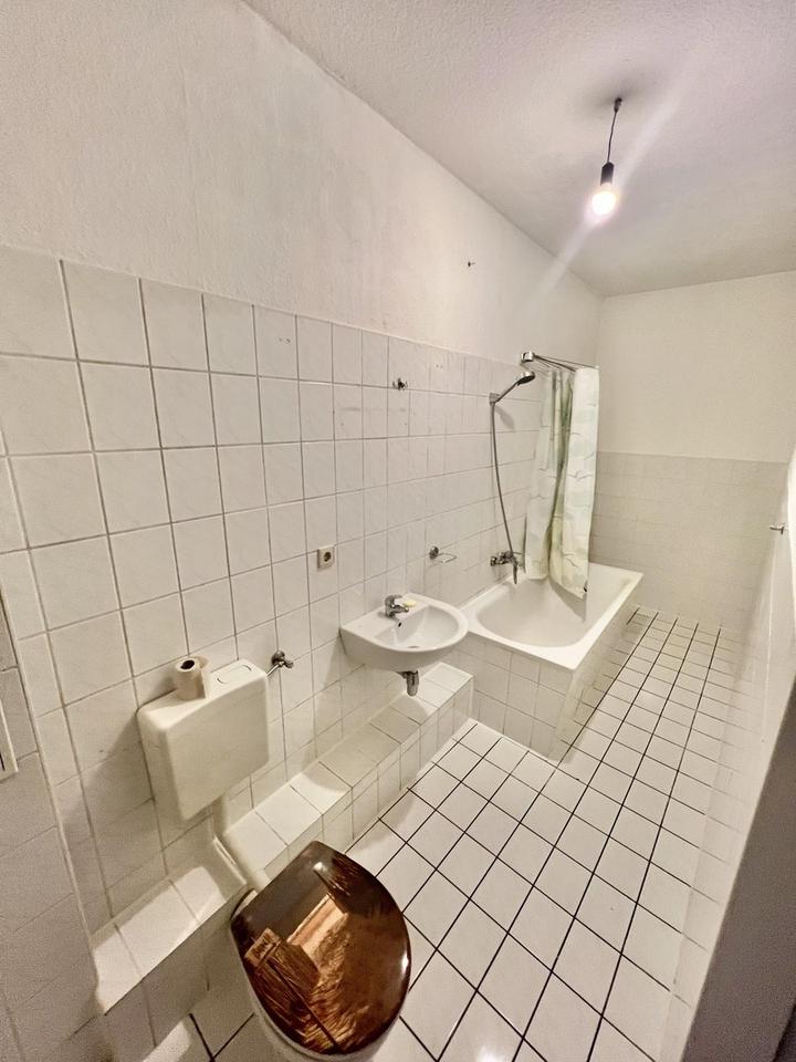 Großzügige 2,5-Zi Familienwohnung, große Wohn-Küche, zentrumsnah, sehr hell und freundlich, – Bild 6