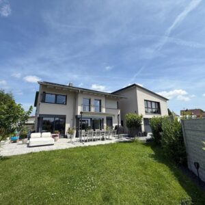 Provisionsfrei: Hochwertiges Einfamilienhaus mit Einliegerwohnung – sofort bezugsfrei