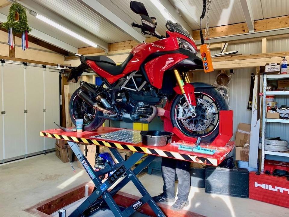 Nachhaltiger Bungalow mit Wintergarten, Garage und Garten – Bild 17