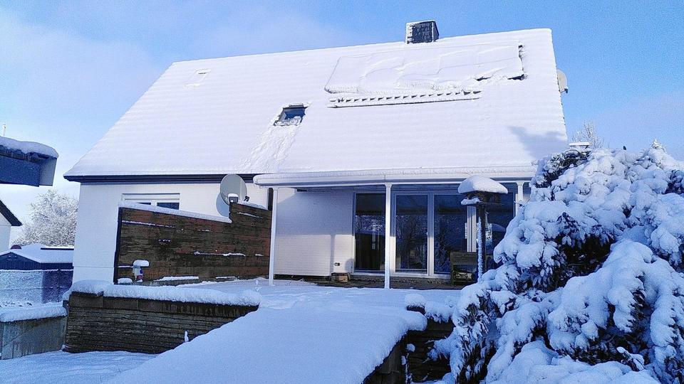 Charmantes Einfamilienhaus, 2 Wohneinheiten mit großem Garten in ruhiger Wohnlage – Bild 2