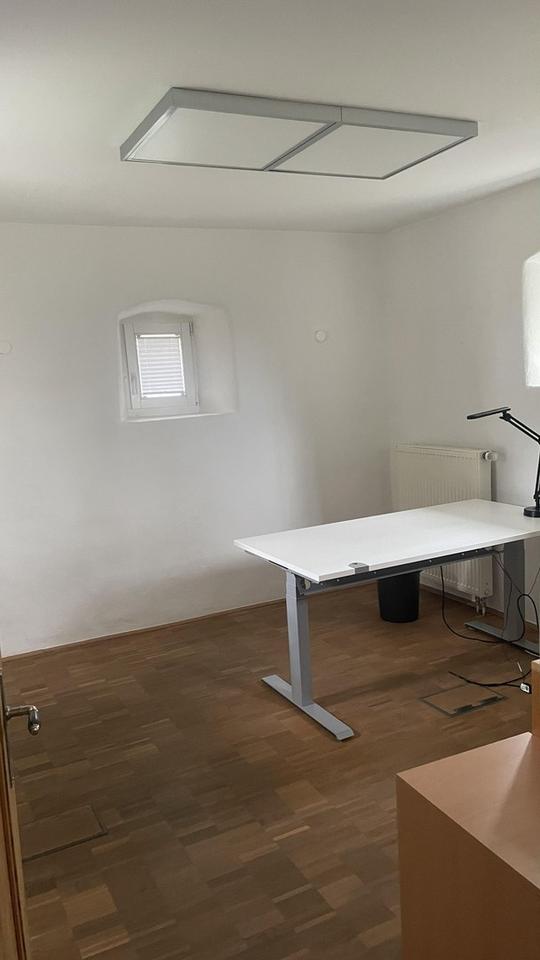 Büro im Burggebäude mit 77m² zu vermieten – Bild 7