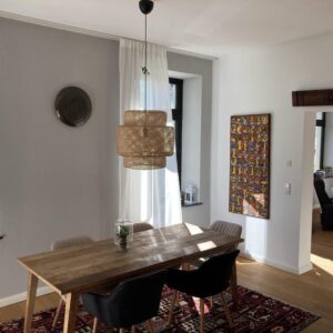 Helle,  geräumige und kernsanierte 4-Zimmer Altbauwohnung in Düsseldorf-Golzheim