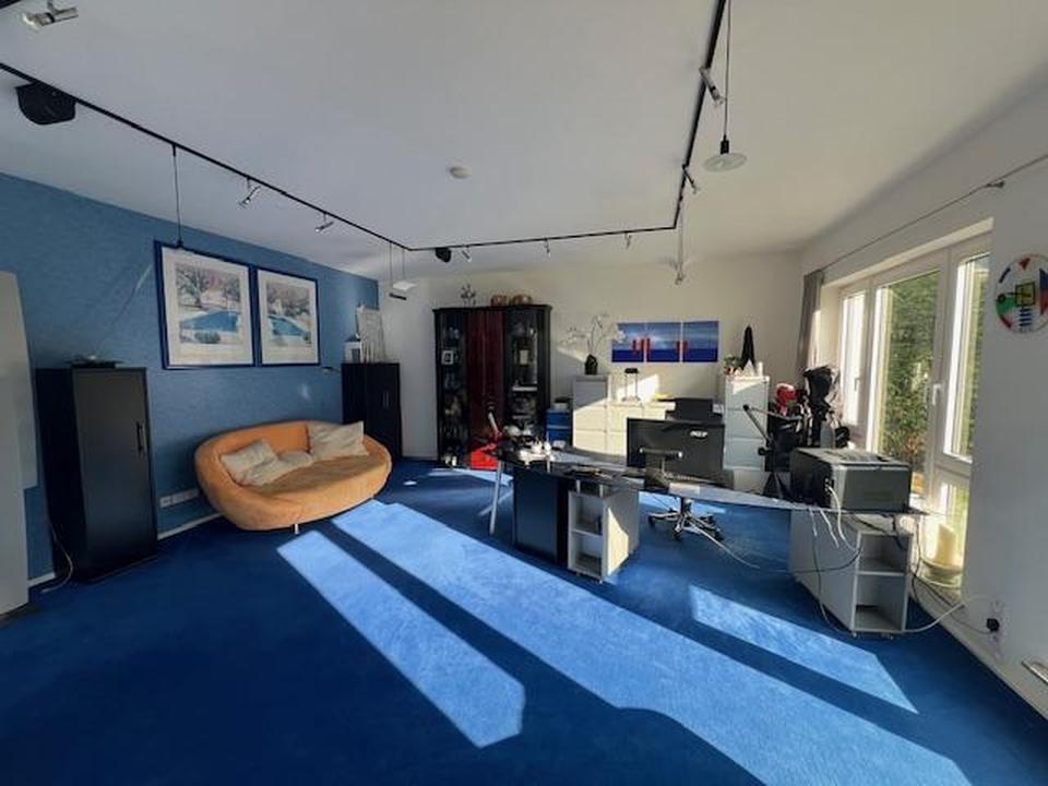 Großzügiges Einfamilienhaus in bevorzugter Wohnlage. Provisionsfrei – Bild 27