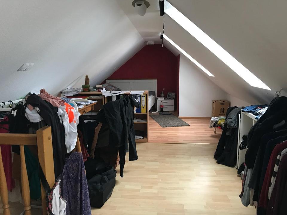 Zentral aber ruhig: Gemütliche Dachgeschosswohnung in der City – Bild 12