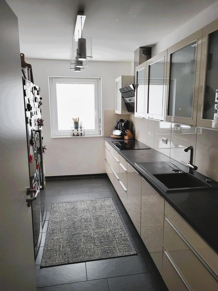 *Reserviert*Moderne 4,5‑Zimmer‑Wohnung (ca.115 m²) mit Balkon, Burgblick und Garagenstellplatz – Bild 3